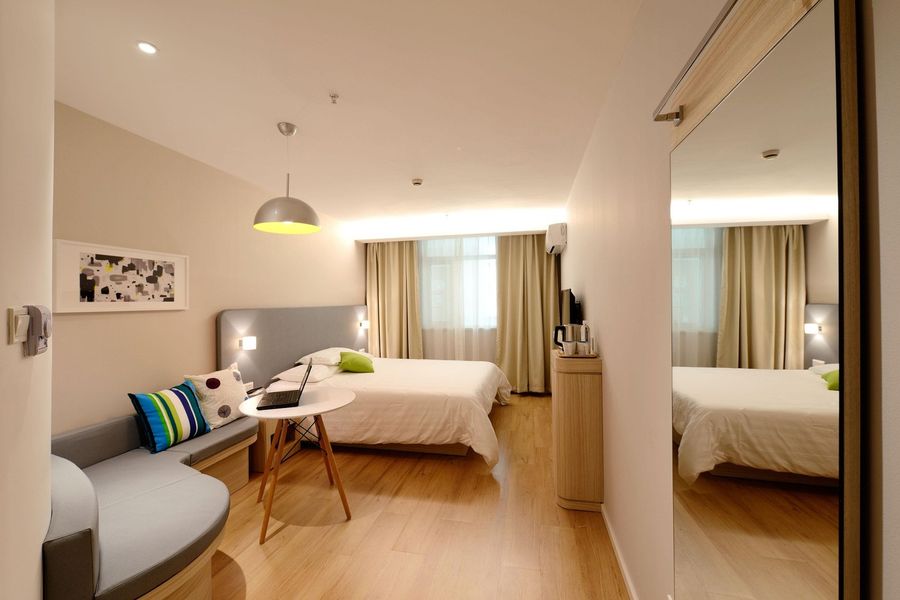 Photo of a modern hotel room kept comfortable with reliable in-room power